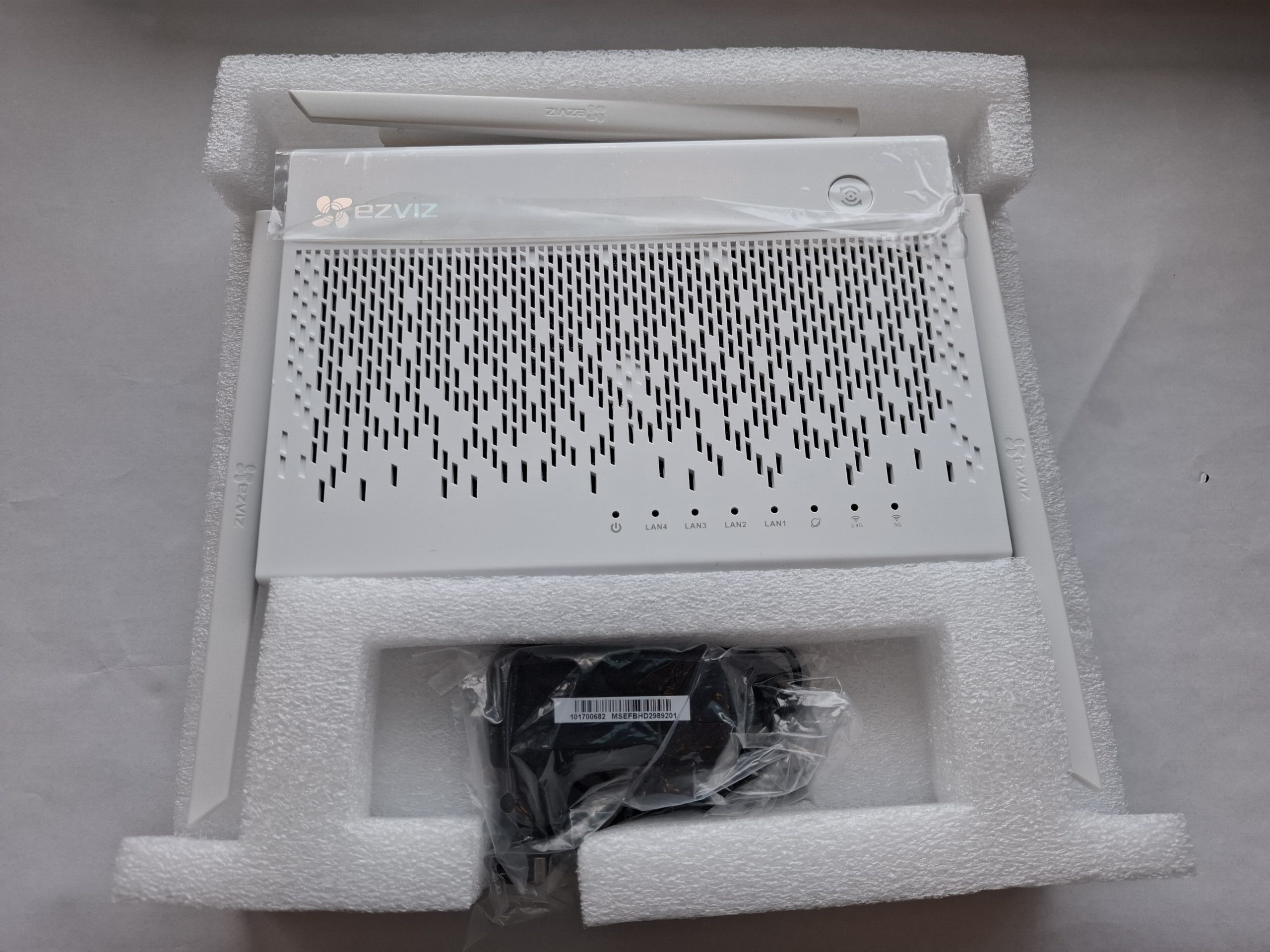 EZVIZ CS-X3C-8E/2T rejestrator - obrazek 2